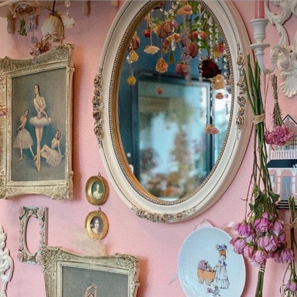 Vintage Cottagecore Wicker Rattan Oval Wall Hanging Mirror - Picture 12 of 12